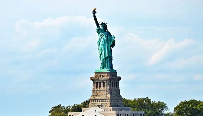 Best Countries for International Students to Study and Work in 2025 1 Scholarships in USA